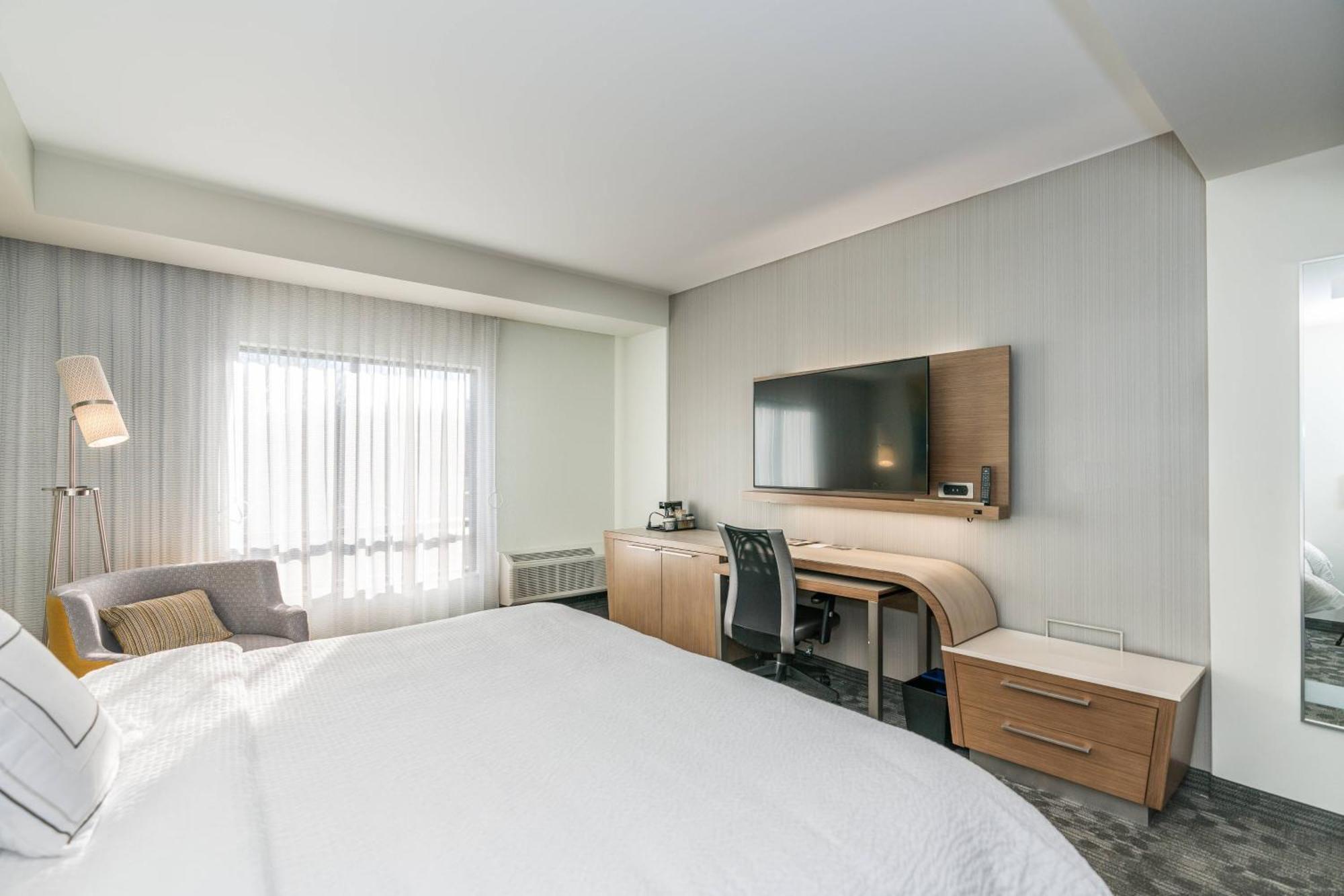 Courtyard By Marriott West Springfield Hotel Eksteriør billede