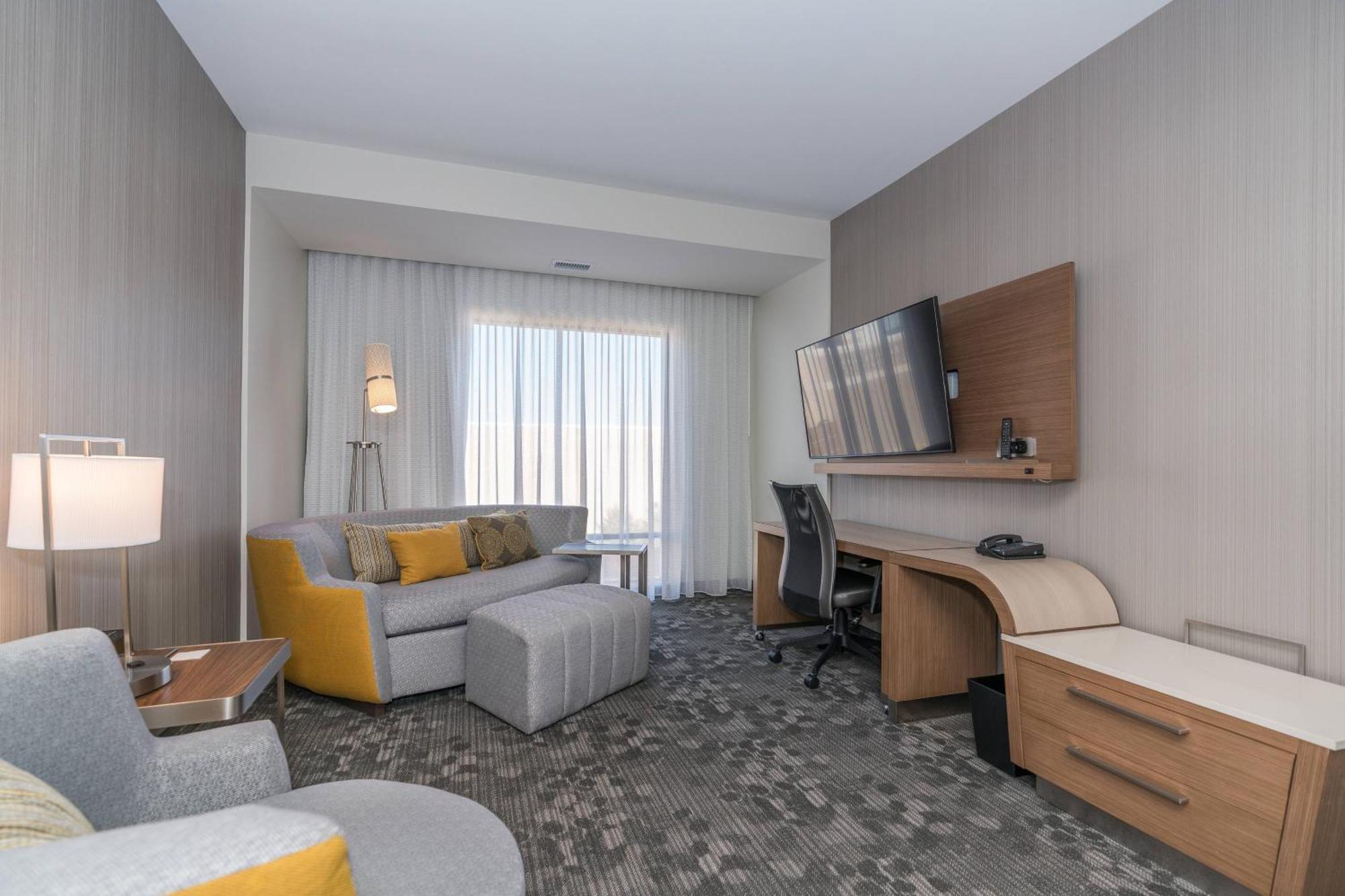 Courtyard By Marriott West Springfield Hotel Eksteriør billede