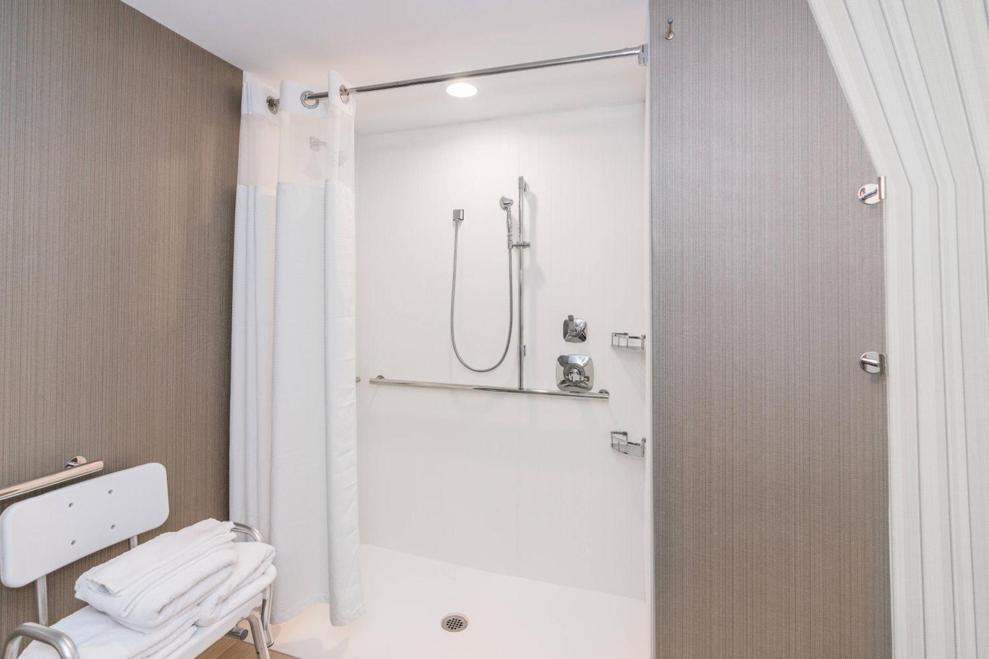 Courtyard By Marriott West Springfield Hotel Eksteriør billede